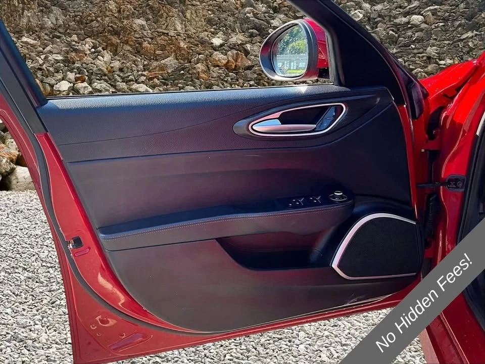 2022 Alfa Romeo Giulia - Image 20 of 20