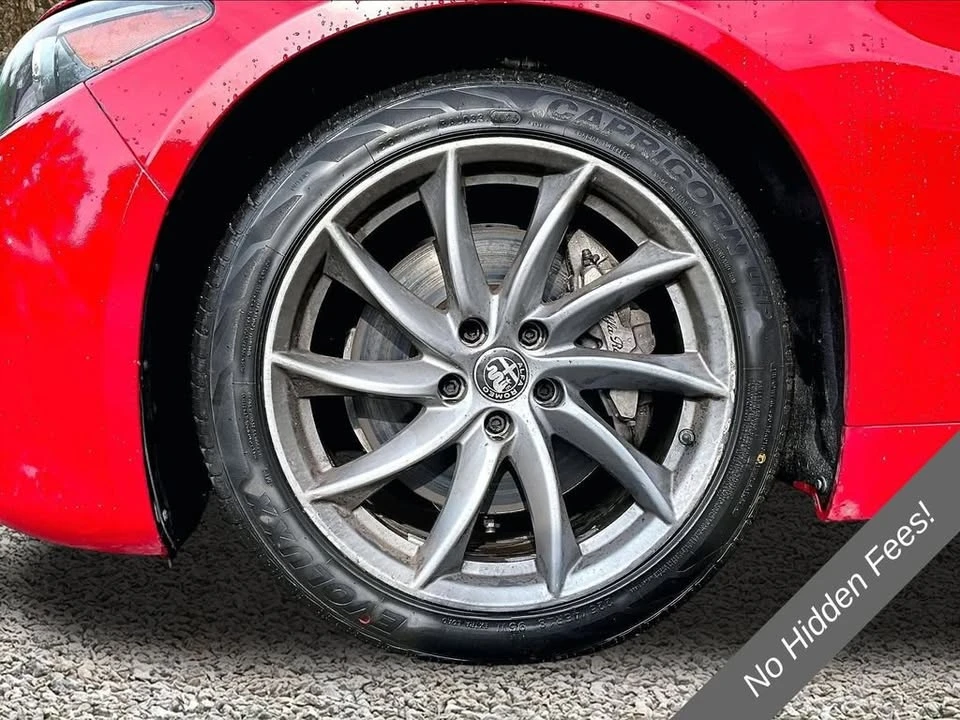 2022 Alfa Romeo Giulia - Image 9 of 20