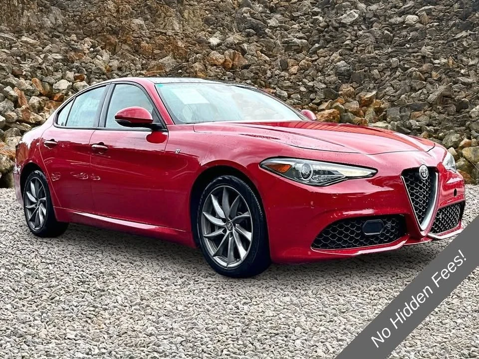 2022 Alfa Romeo Giulia - Image 10 of 20