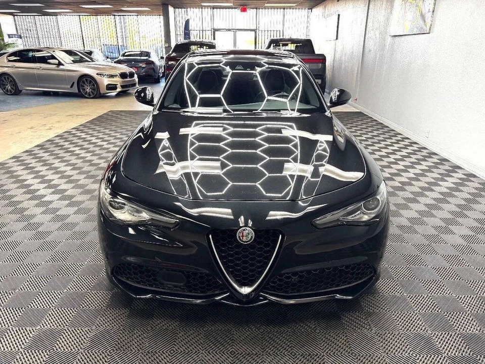 2022 Alfa Romeo Giulia - Image 6 of 31