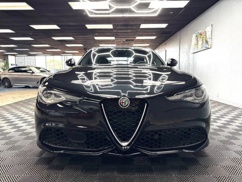 2022 Alfa Romeo Giulia - Image 3 of 31