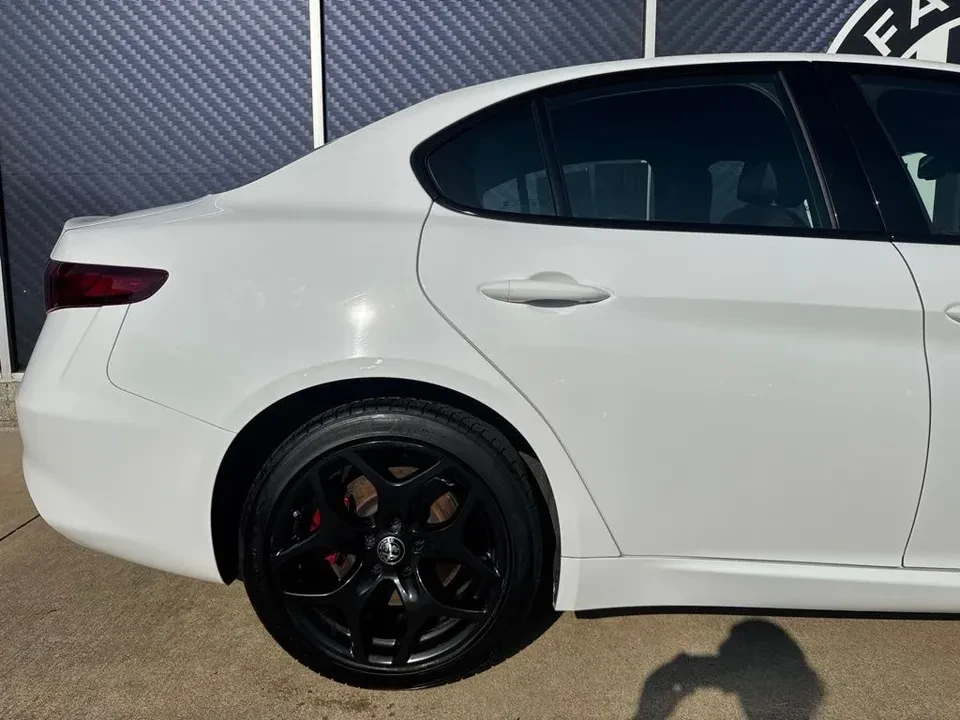 2022 Alfa Romeo Giulia - Image 4 of 20