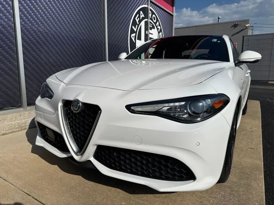 2022 Alfa Romeo Giulia - Image 2 of 20