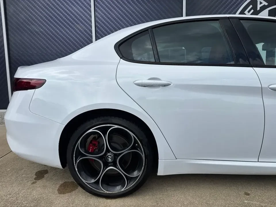 2022 Alfa Romeo Giulia - Image 4 of 20