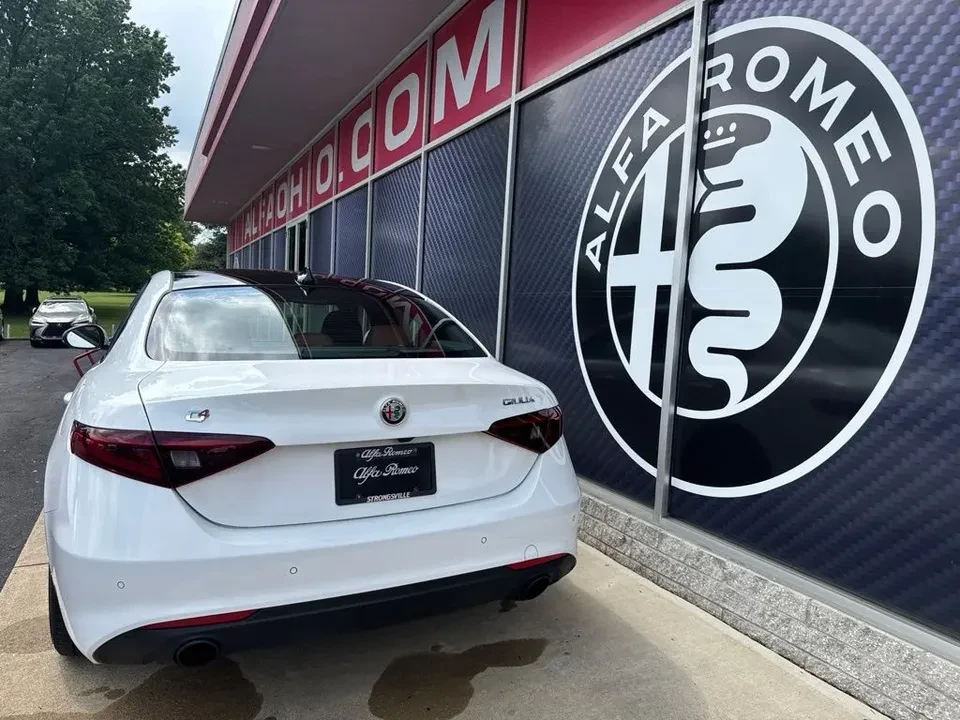 2022 Alfa Romeo Giulia - Image 7 of 20