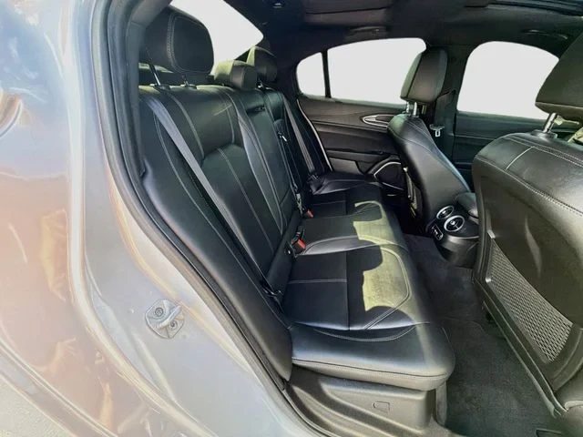 2022 Alfa Romeo Giulia - Image 19 of 20