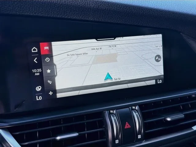 2022 Alfa Romeo Giulia - Image 13 of 20