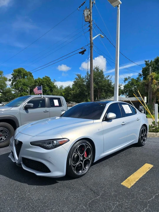 2022 Alfa Romeo Giulia - Image 9 of 20
