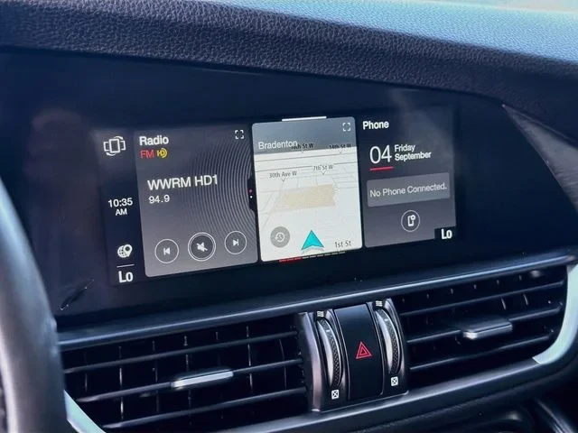 2022 Alfa Romeo Giulia - Image 14 of 20