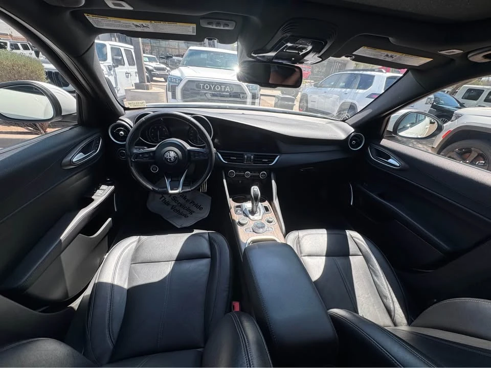 2022 Alfa Romeo Giulia - Image 6 of 8