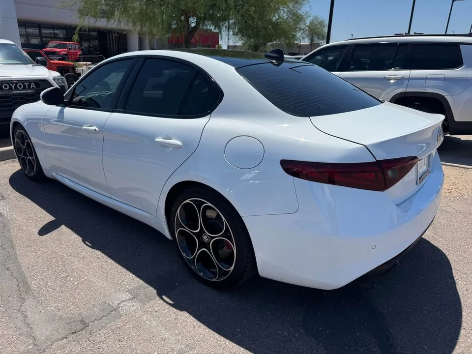 2022 Alfa Romeo Giulia - Image 4 of 8
