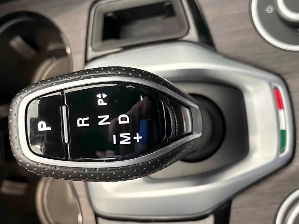2022 Alfa Romeo Giulia - Image 9 of 18