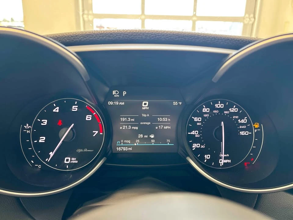 2022 Alfa Romeo Giulia - Image 7 of 18