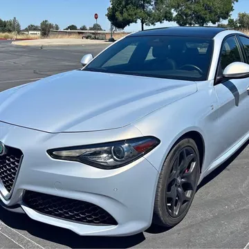 2022 Alfa Romeo Giulia Ti Sedan 4D