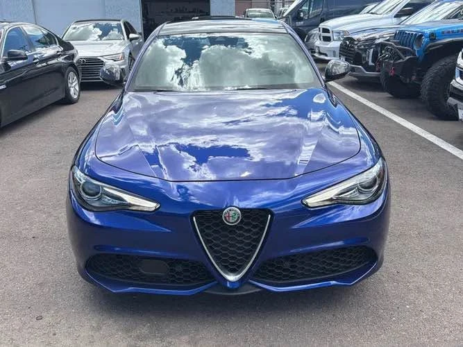 2022 Alfa Romeo Giulia - Image 2 of 18