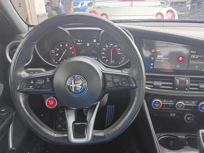 2022 Alfa Romeo Giulia - Image 18 of 18