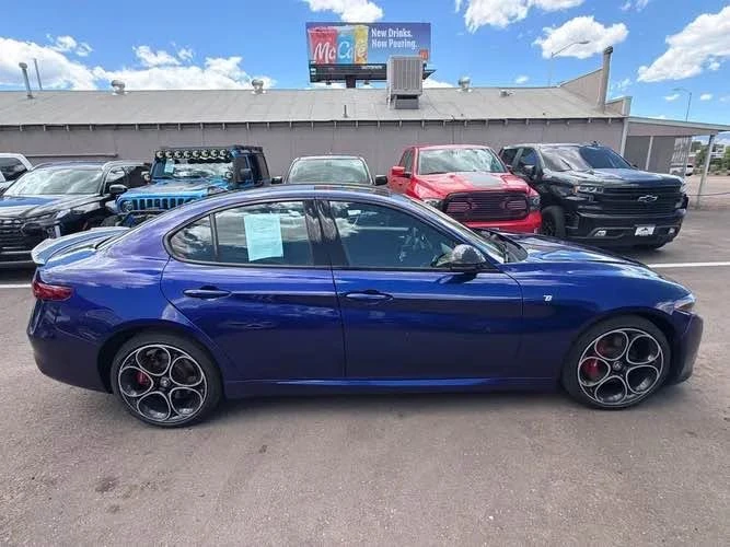 2022 Alfa Romeo Giulia - Image 8 of 18