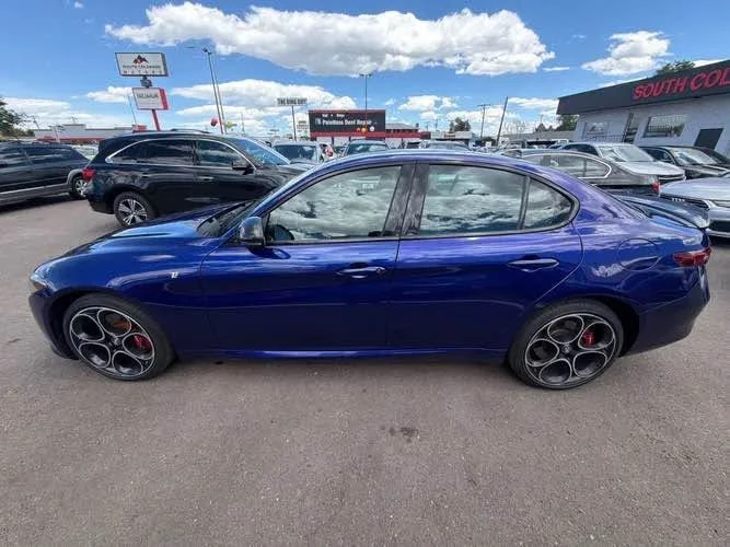 2022 Alfa Romeo Giulia - Image 4 of 18
