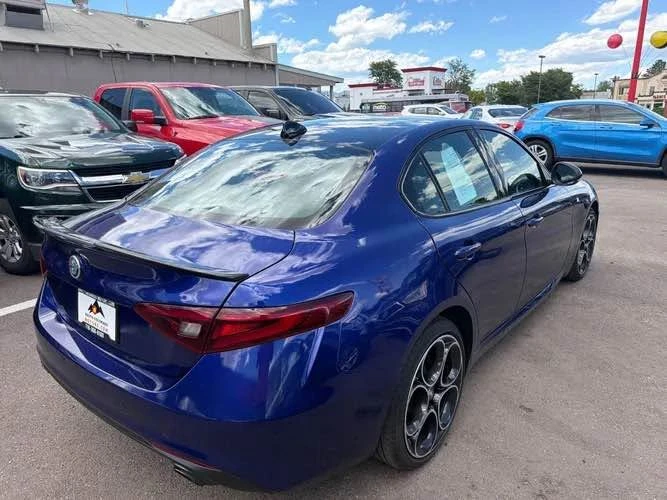 2022 Alfa Romeo Giulia - Image 7 of 18