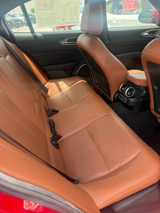 2022 Alfa Romeo Giulia - Image 9 of 15