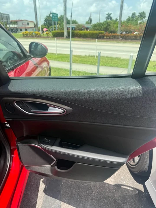 2022 Alfa Romeo Giulia - Image 11 of 15