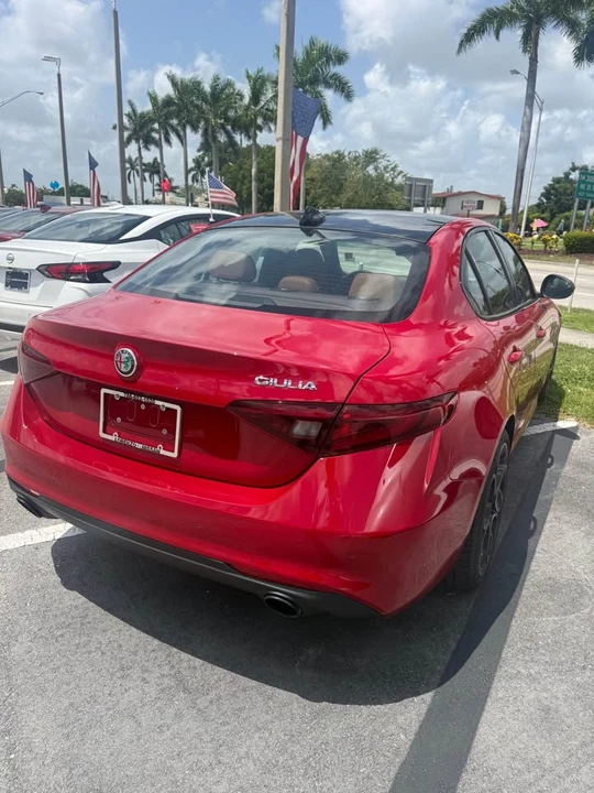 2022 Alfa Romeo Giulia - Image 2 of 15