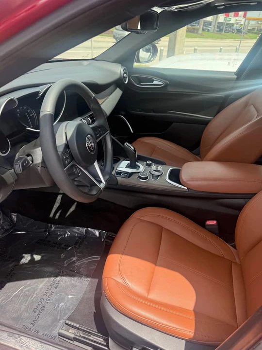 2022 Alfa Romeo Giulia - Image 13 of 15