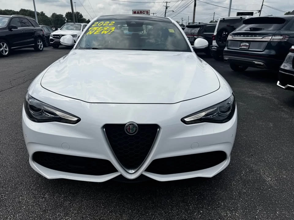 2022 Alfa Romeo Giulia - Image 3 of 18