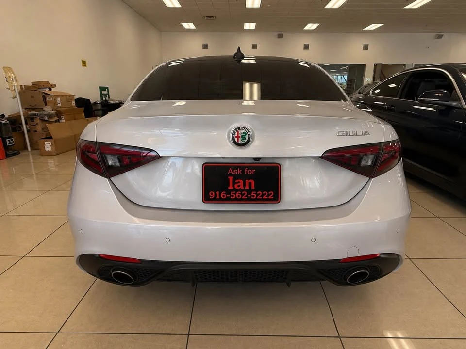 2022 Alfa Romeo Giulia - Image 18 of 18