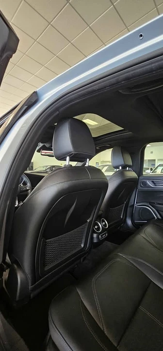2022 Alfa Romeo Giulia - Image 15 of 19