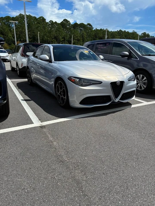 2022 Alfa Romeo Giulia - Image 2 of 8
