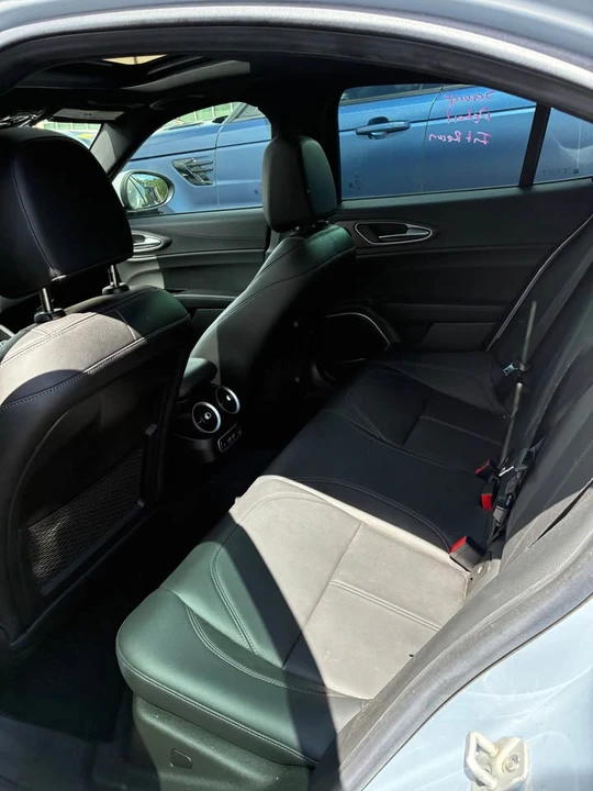 2022 Alfa Romeo Giulia - Image 7 of 8