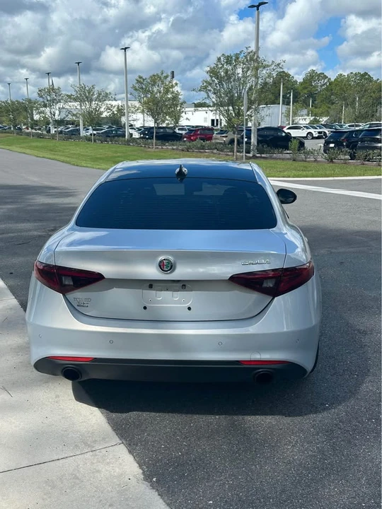 2022 Alfa Romeo Giulia - Image 6 of 13