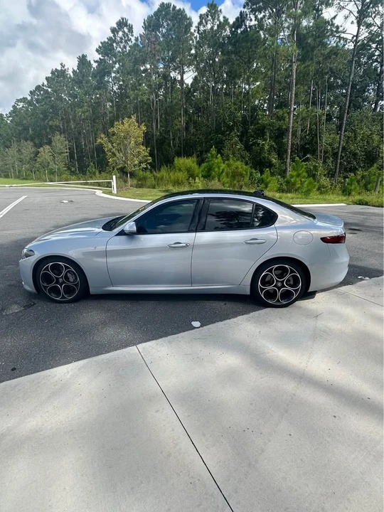 2022 Alfa Romeo Giulia - Image 8 of 13