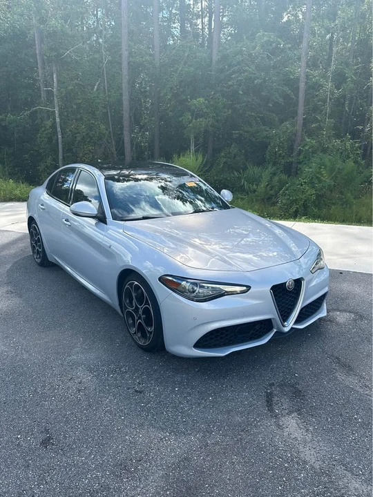 2022 Alfa Romeo Giulia - Image 3 of 13