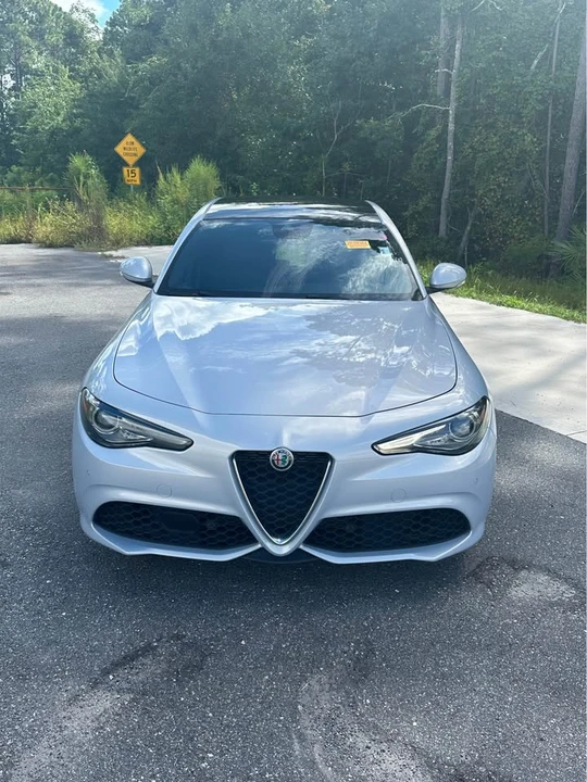 2022 Alfa Romeo Giulia - Image 2 of 13