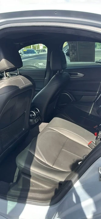 2022 Alfa Romeo Giulia - Image 7 of 10