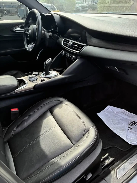 2022 Alfa Romeo Giulia - Image 3 of 10