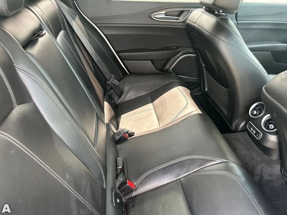 2022 Alfa Romeo Giulia - Image 12 of 18