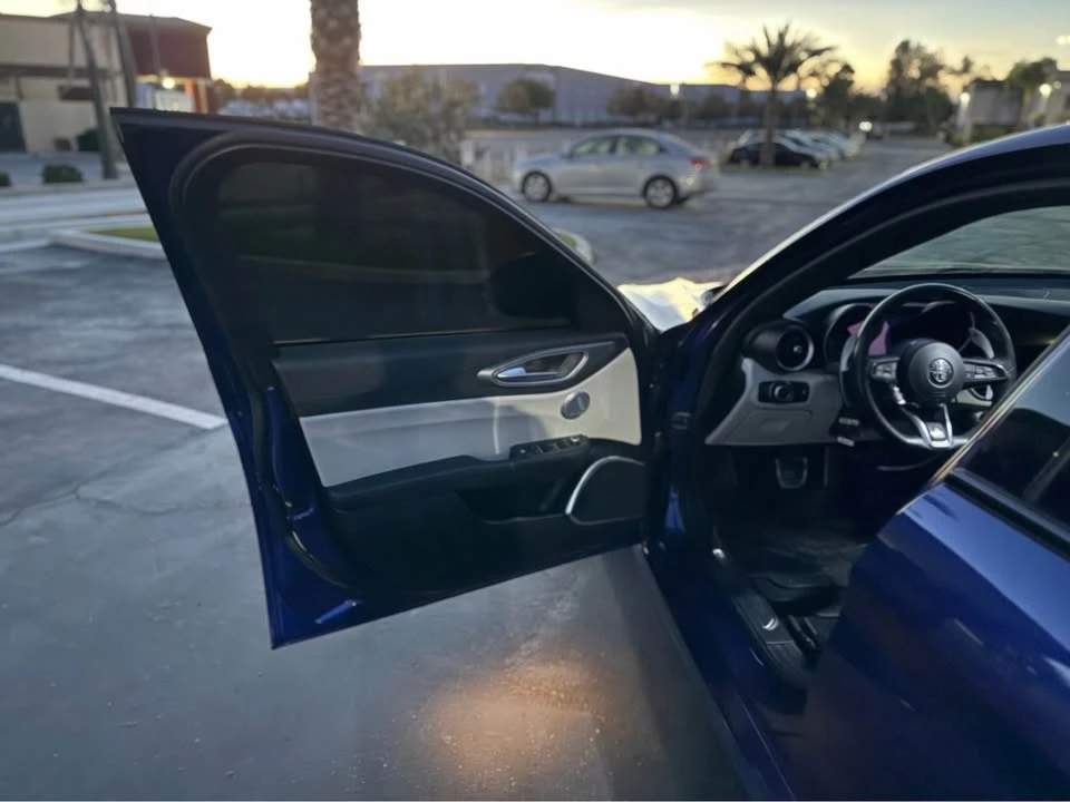 2022 Alfa Romeo Giulia - Image 8 of 16