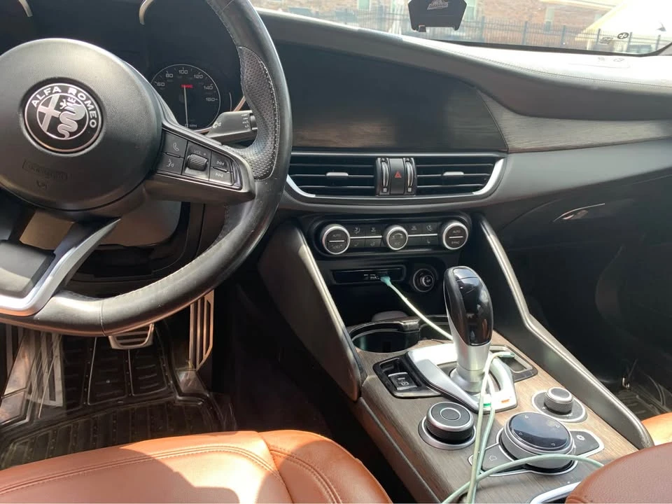 2022 Alfa Romeo Giulia - Image 3 of 9