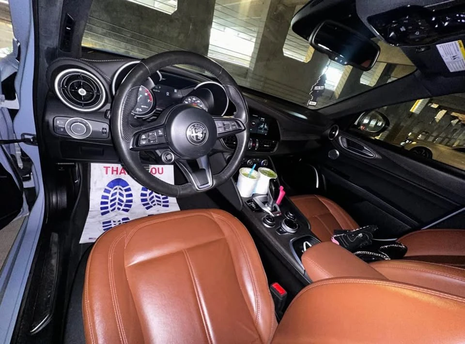 2022 Alfa Romeo Giulia - Image 6 of 9