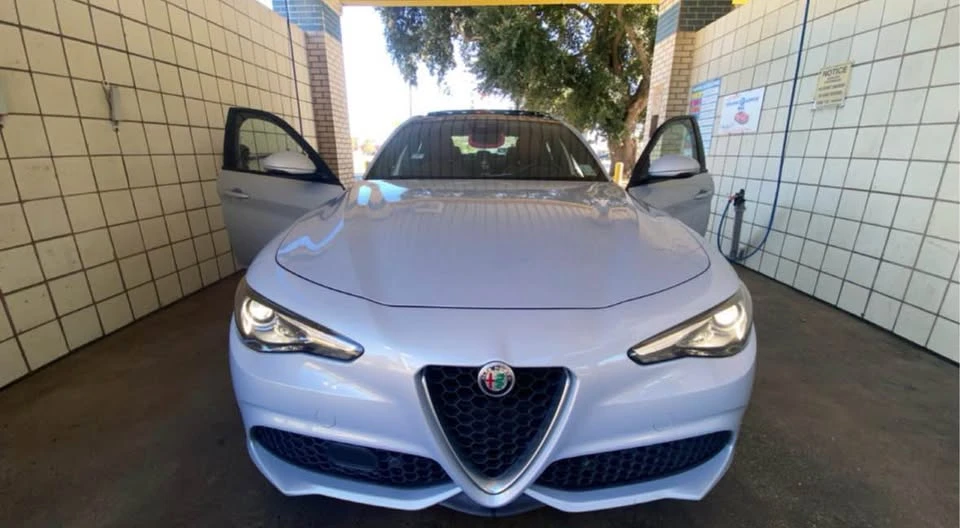 2022 Alfa Romeo Giulia - Image 8 of 9