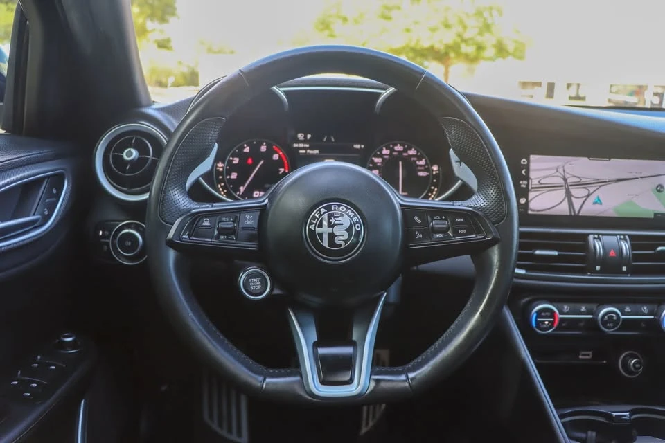 2022 Alfa Romeo Giulia - Image 14 of 20