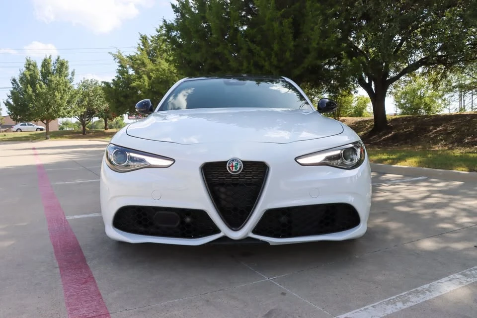 2022 Alfa Romeo Giulia - Image 5 of 20