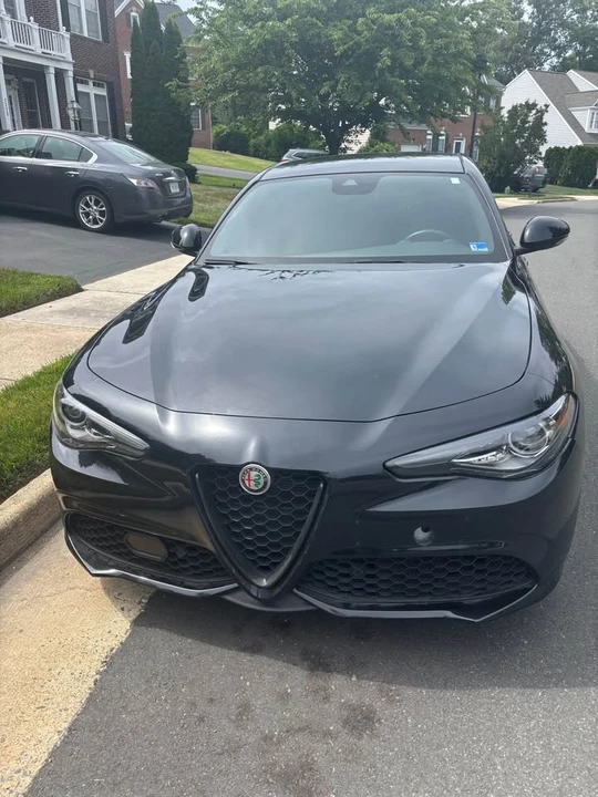 2022 Alfa Romeo Giulia - Image 5 of 10