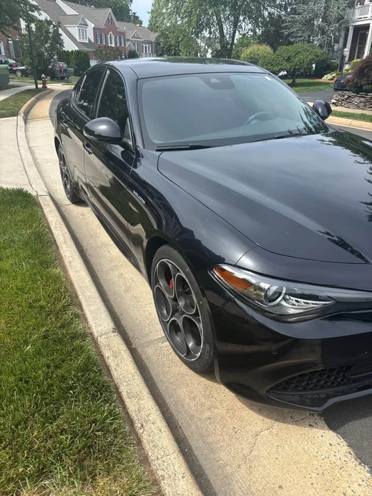 2022 Alfa Romeo Giulia - Image 4 of 10
