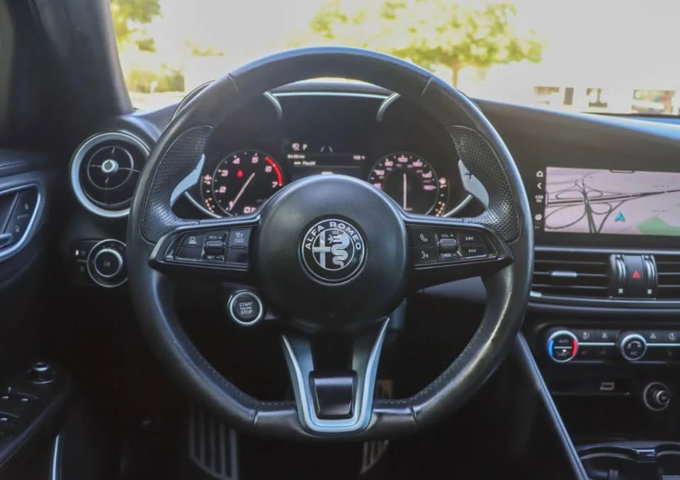 2022 Alfa Romeo Giulia - Image 10 of 11