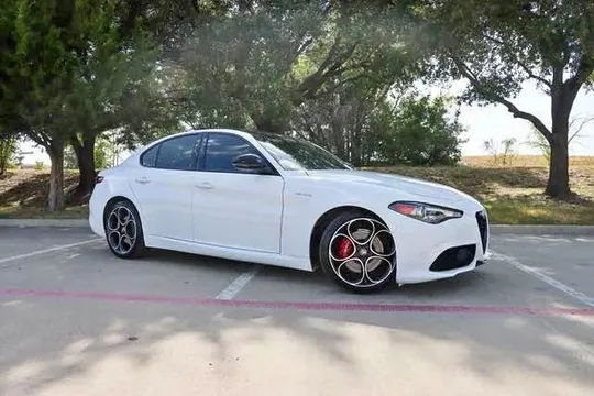 2022 Alfa Romeo Giulia Ti Veloce Sedan 4D