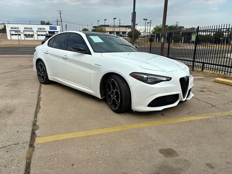 2022 Alfa Romeo Giulia Ti Veloce Sedan 4D
